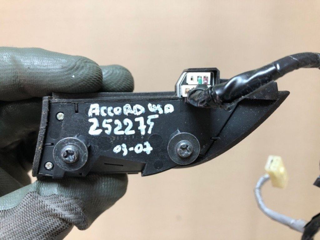 35880-SDB-A01ZA | Кнопки руля HONDA ACCORD USA 03-07 - Фото 3