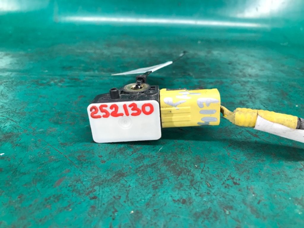 77930-SNA-C32 | Датчик удара передн. прав. HONDA CIVIC 4D 06-11