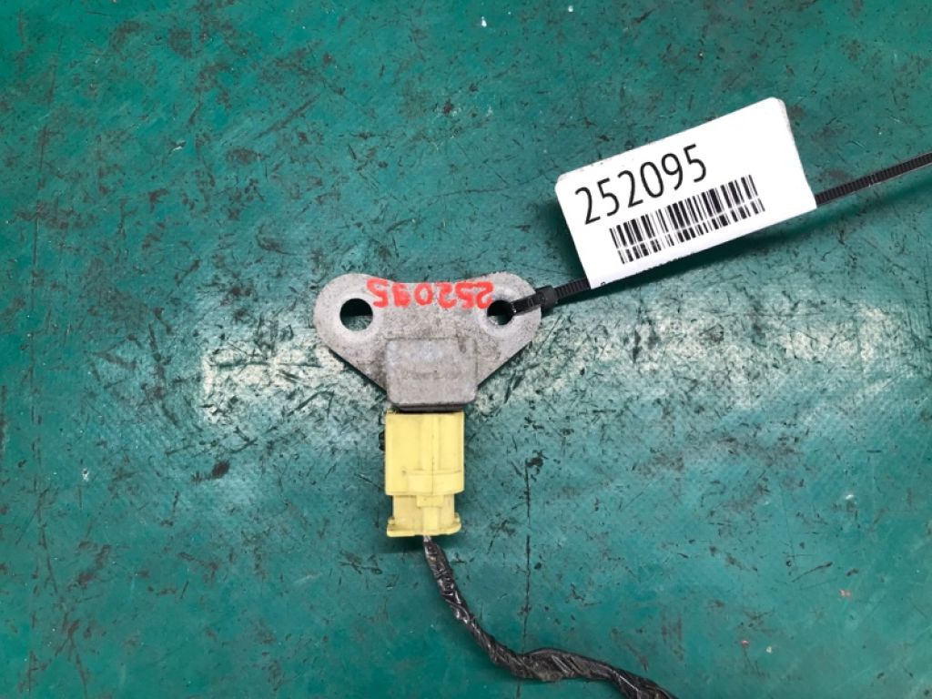 Датчик удара передн. INFINITI G25/G35/G37/Q40 06-14