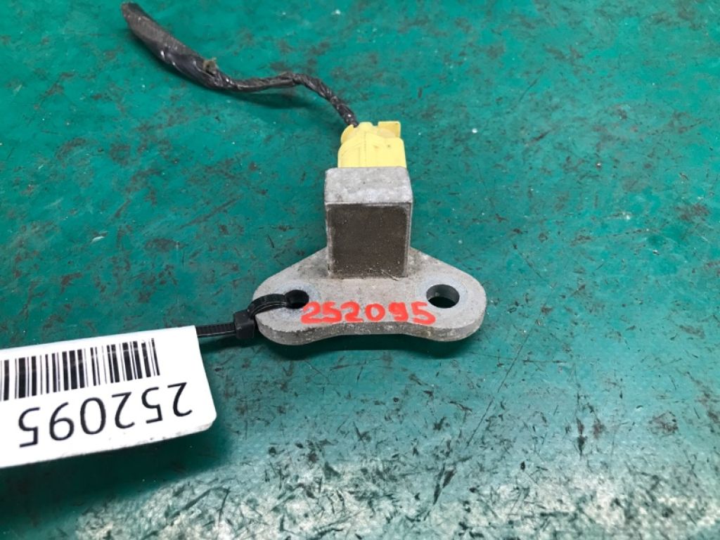 Датчик удара передн. INFINITI G25/G35/G37/Q40 06-14 - Фото 2