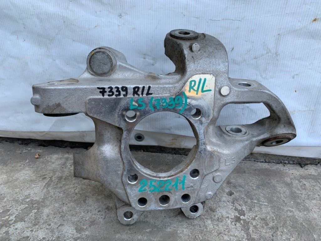 42305-50100 | Цапфа лів. LEXUS LS460 06-12