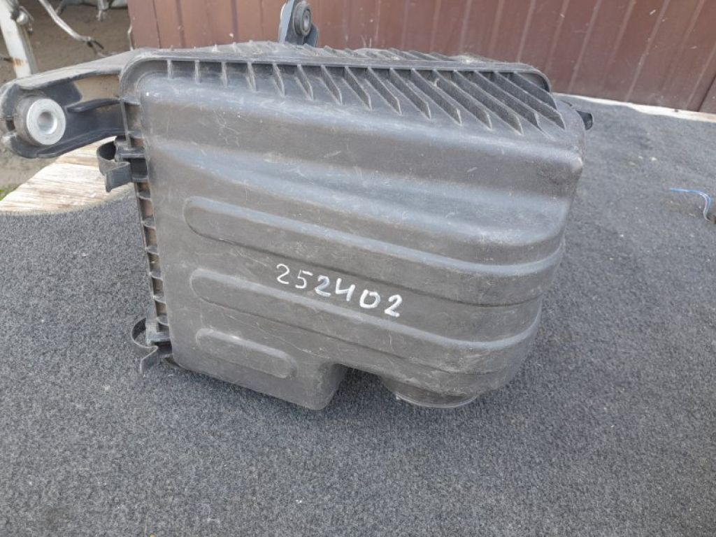 28110-2P200 | Корпус повітряного фільтра KIA SORENTO XM 09-14 - Фото 4