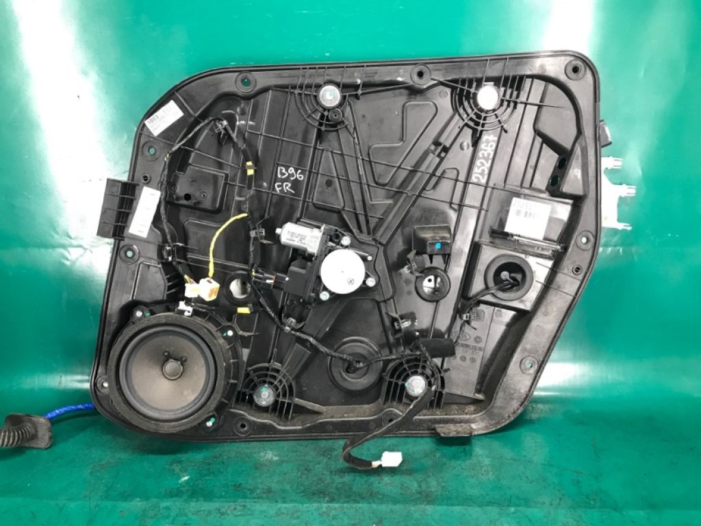82481-B2010 | Стеклоподъемник передн. прав. KIA SOUL PS 13-19