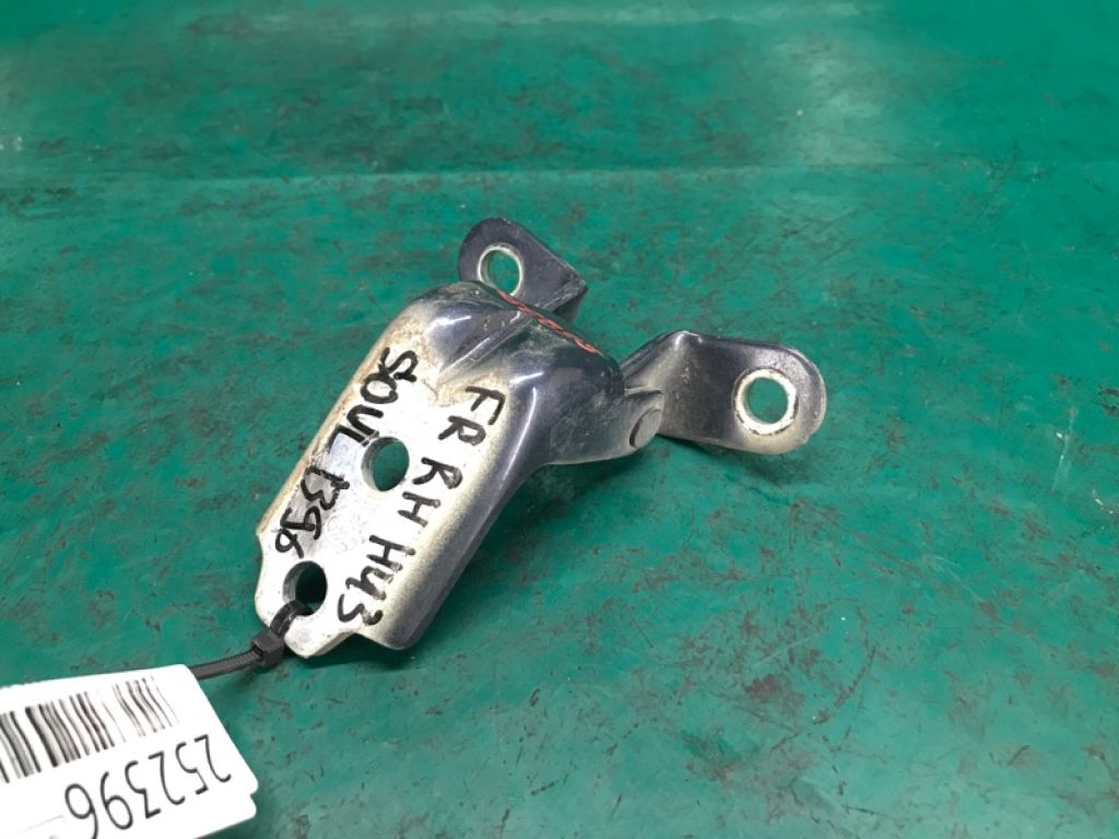 79320-2K000 | Петля двері нижня передн. прав. KIA SOUL PS 13-19