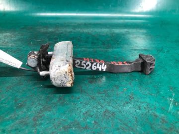 Обмежувач дверей задн. лів. LEXUS RX300/330/350/400 03-09
