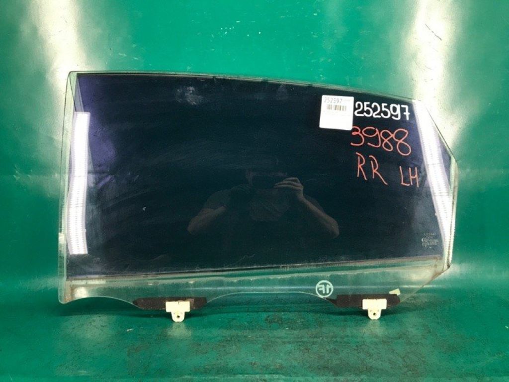 82301-3SG0A | Скло дверей задн. лів. NISSAN SENTRA B17 12-21