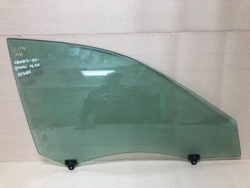Стекло двери передн. прав. TOYOTA CAMRY 30 02-06
