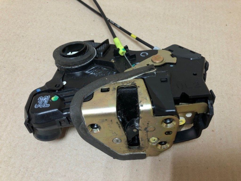 69040-AA050 | Замок двері передн. лів. TOYOTA CAMRY 30 02-06 - Фото 3