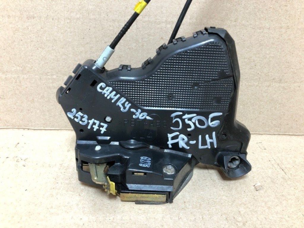 69040-AA050 | Замок двері передн. лів. TOYOTA CAMRY 30 02-06 - Фото 4