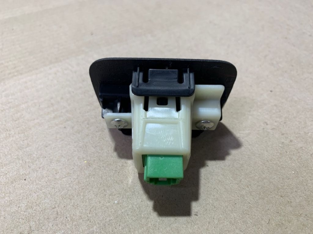 25261-3KA0A | Кнопка закрывания крышки багажника NISSAN PATHFINDER R52 12-21 - Фото 2
