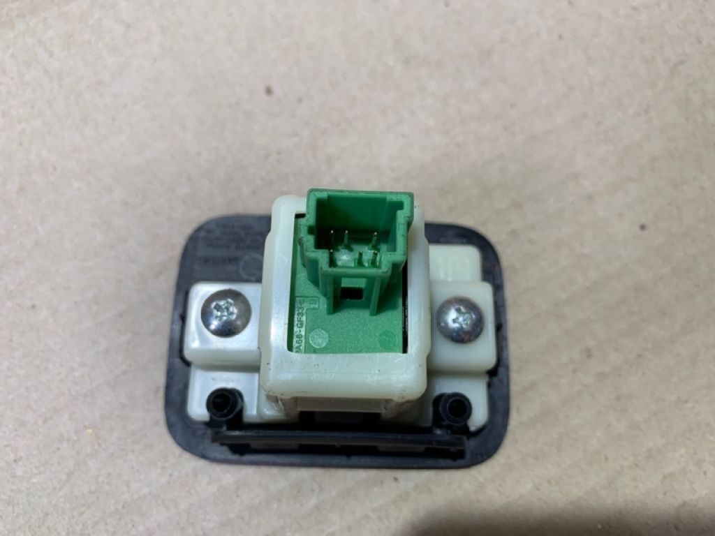 25261-3KA0A | Кнопка закрывания крышки багажника NISSAN PATHFINDER R52 12-21 - Фото 4