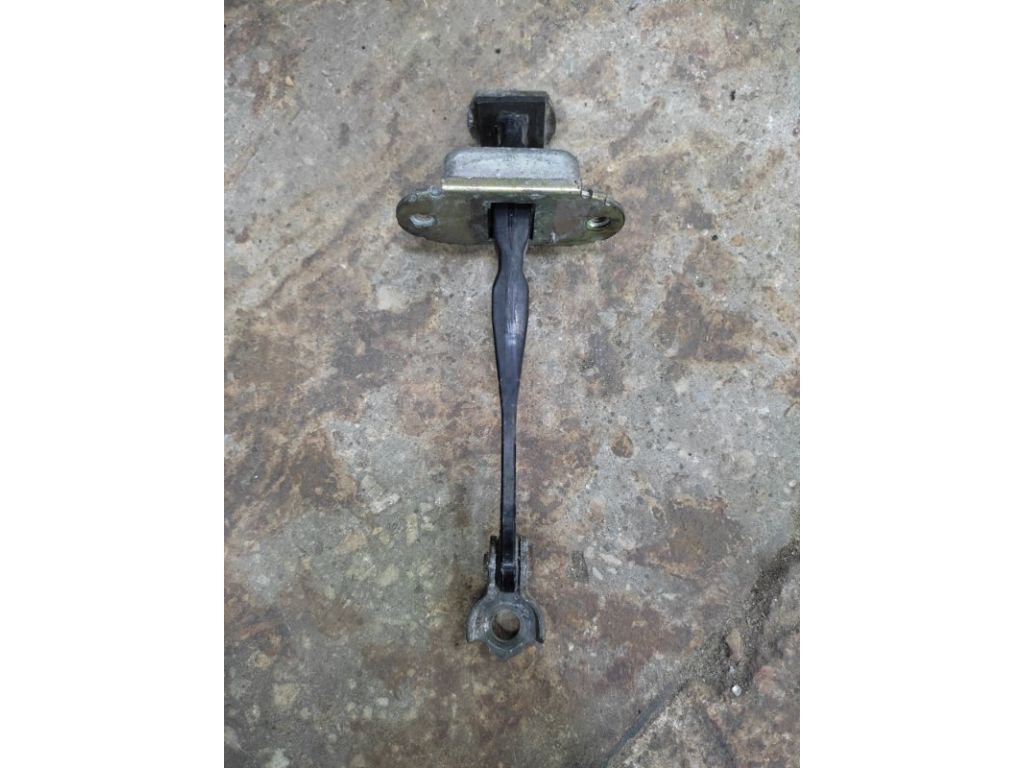 82430-JK000 | Ограничитель двери задн. лев. INFINITI G25/G35/G37/Q40 06-14