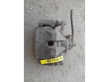 Суппорт тормозной передн. прав. TOYOTA CAMRY 40 06-11