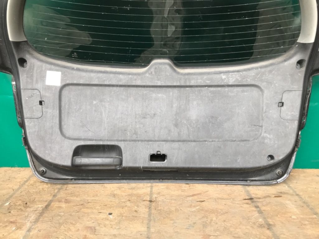 81750-1U000VA | Обшивка крышки багажника KIA SORENTO XM 09-14 - Фото 3