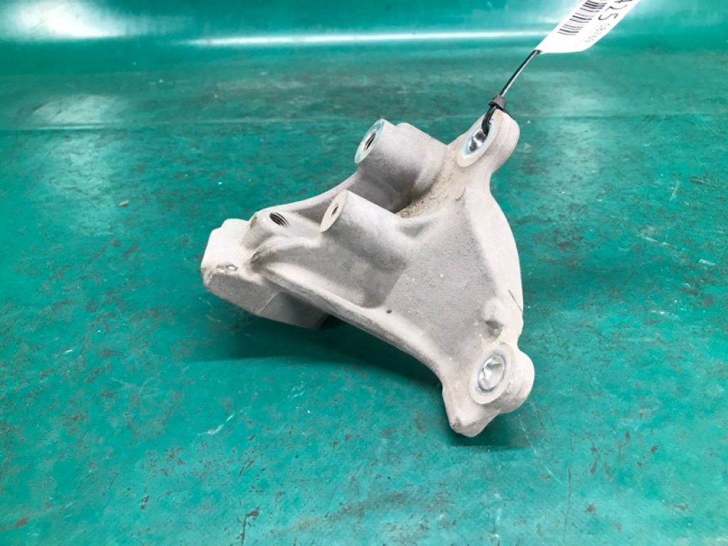 50290-T2F-A01 | Кріплення балки підвіски передн. прав. ACURA TLX 14-17 - Фото 4