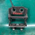 L206-62-210A | Петля крышки багажника прав. MAZDA CX-7 06-12