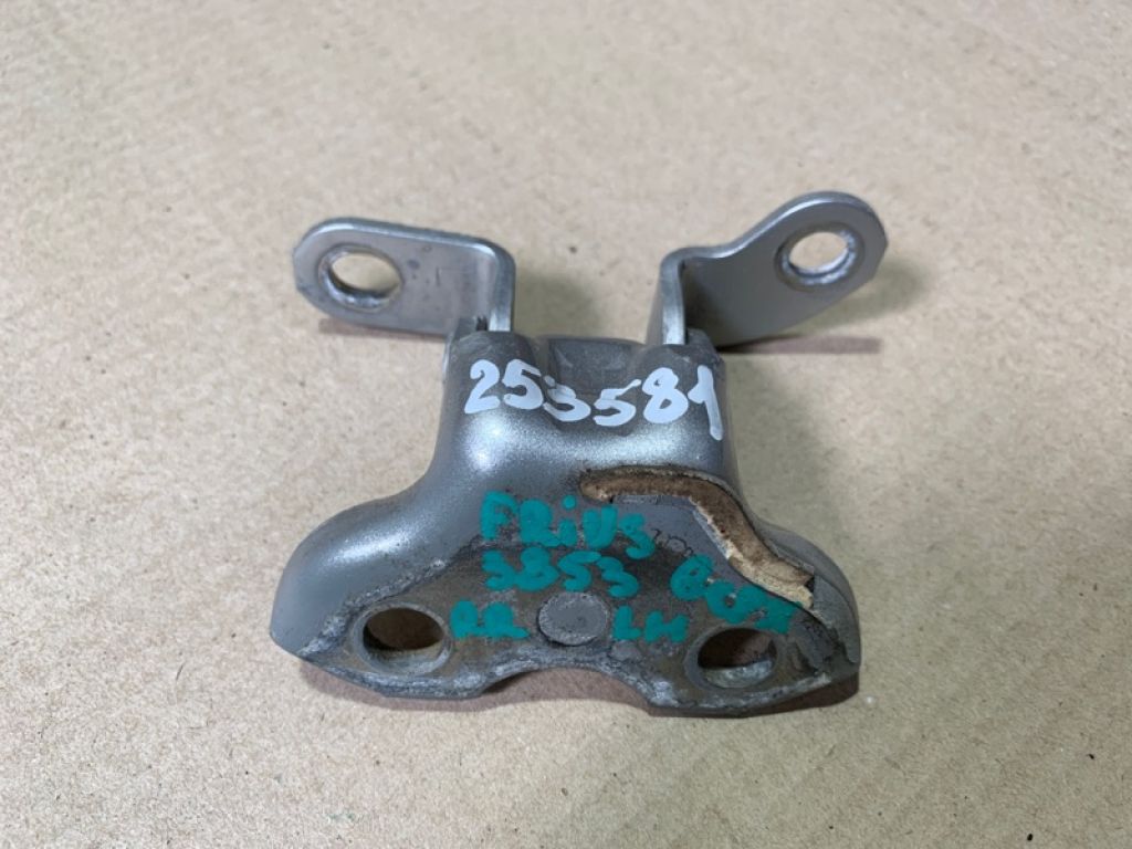 68760-20122 | Петля двері верхня задн. лів. TOYOTA PRIUS - 30 09-17