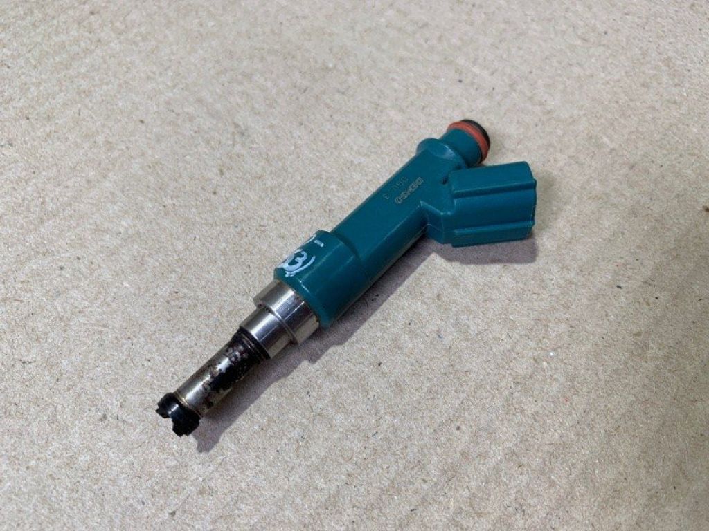 23209-39196 | Форсунка топливная TOYOTA PRIUS - 30 09-17 - Фото 2