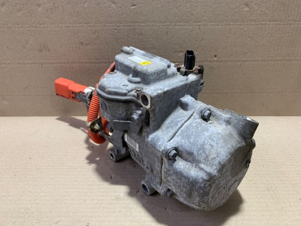 88370-47081 | Компресор кондиціонера TOYOTA PRIUS - 30 09-17 - Фото 3