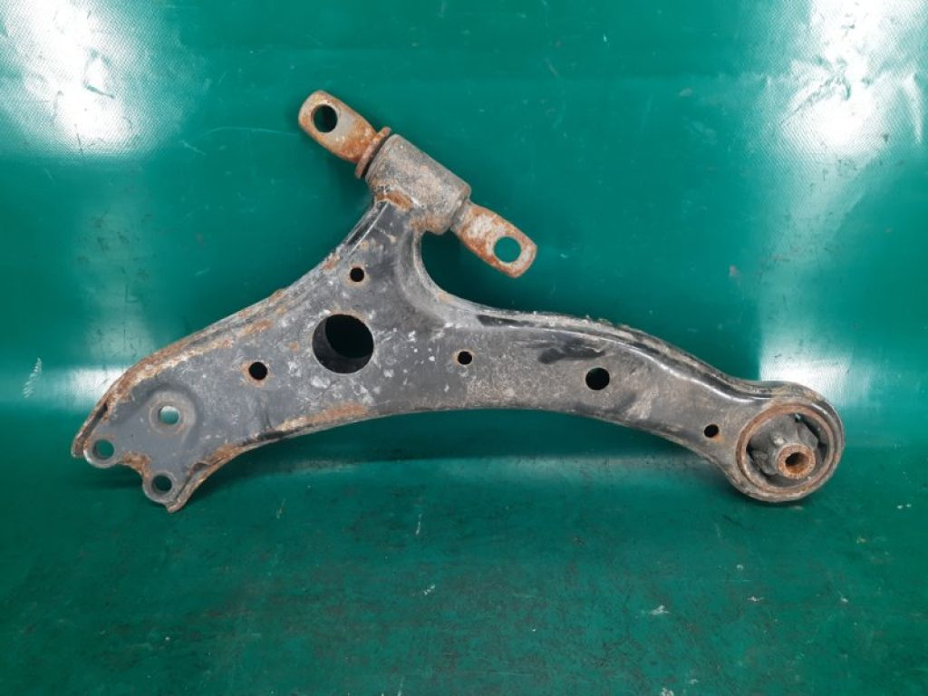 48068-06100 | Рычаг передней подвески нижний прав. TOYOTA SOLARA 03-09 - Фото 2