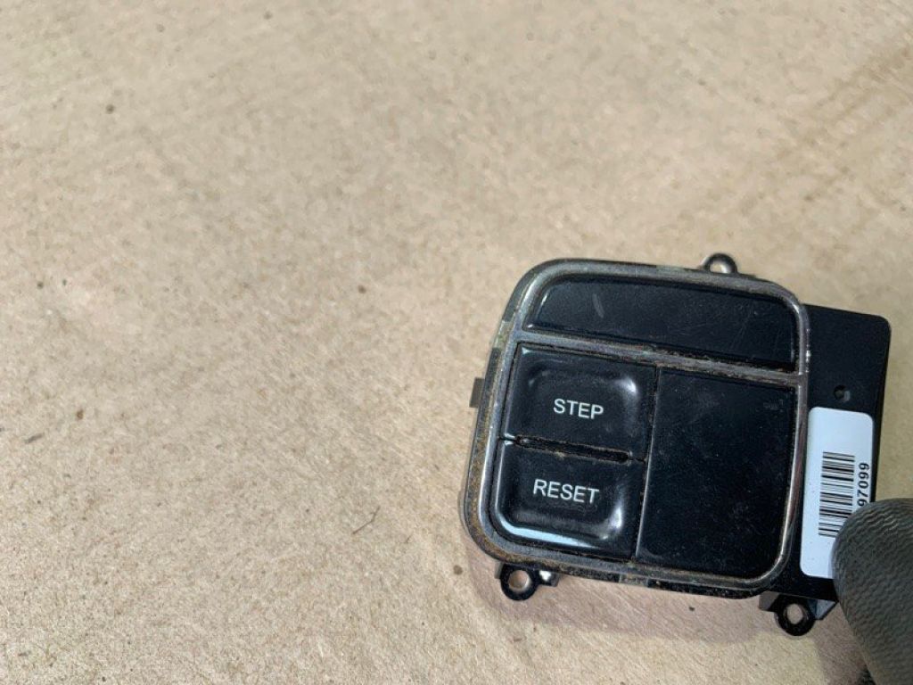 56046096AD | Кнопки на руль лев. JEEP COMPASS 06-16 - Фото 2