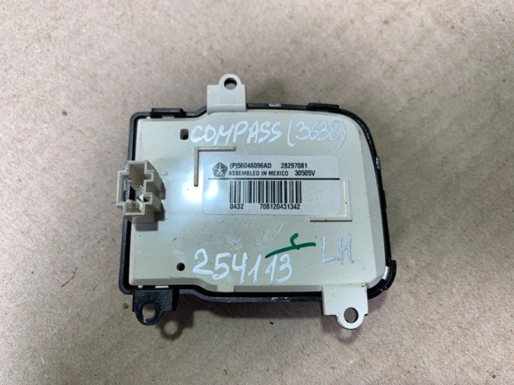 56046096AD | Кнопки на руль лев. JEEP COMPASS 06-16 - Фото 3