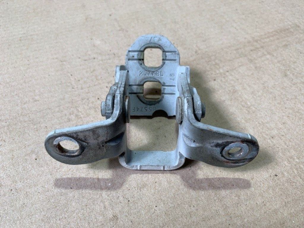 5074256AB | Петля двері верхня передн. лів. JEEP COMPASS 06-16 - Фото 2