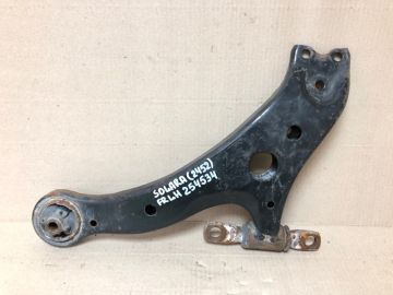 Рычаг передней подвески нижний лев. TOYOTA SOLARA 03-09