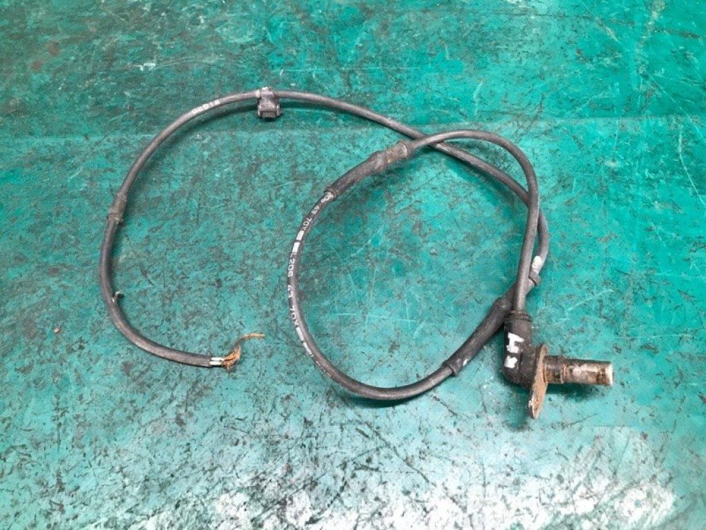 L206-43-70XB | Датчик ABS передн. прав. MAZDA CX-7 06-12