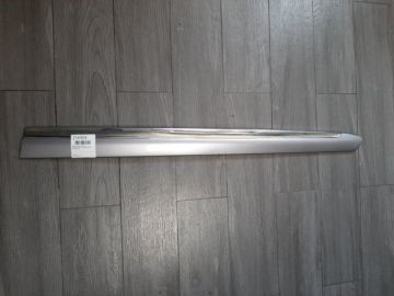 Молдинг двері передн. прав. LEXUS LX570 07-15