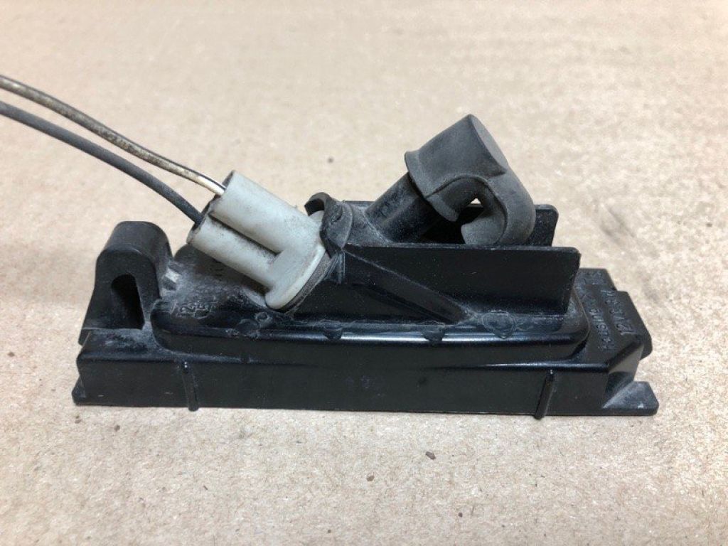 81271-02051 | Подсветка номера прав. TOYOTA SOLARA 03-09 - Фото 3