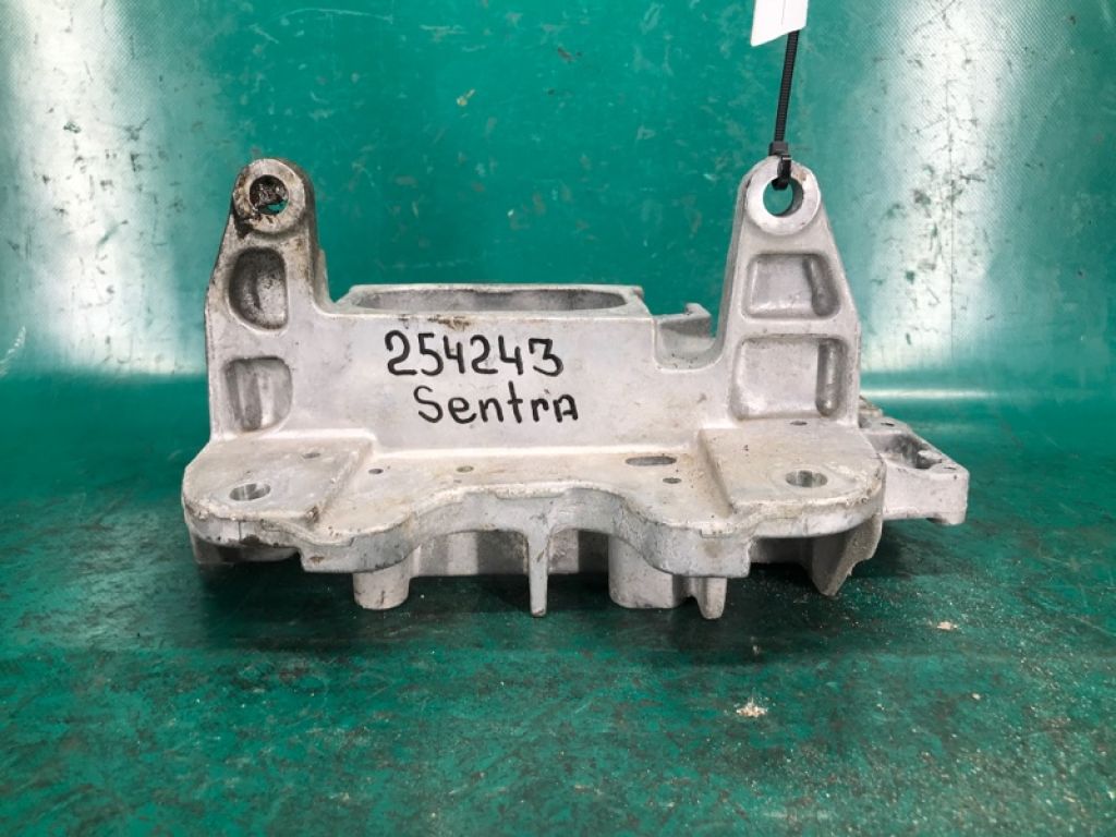 11254-1KG0A | Кронштейн двигателя NISSAN SENTRA B17 12-21 - Фото 2