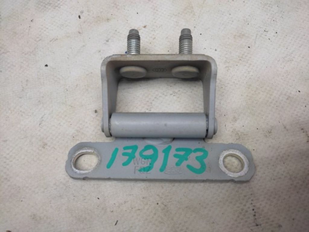 79710-2W000 | Петля кришки багажника задн. лів. KIA SORENTO UM 14-