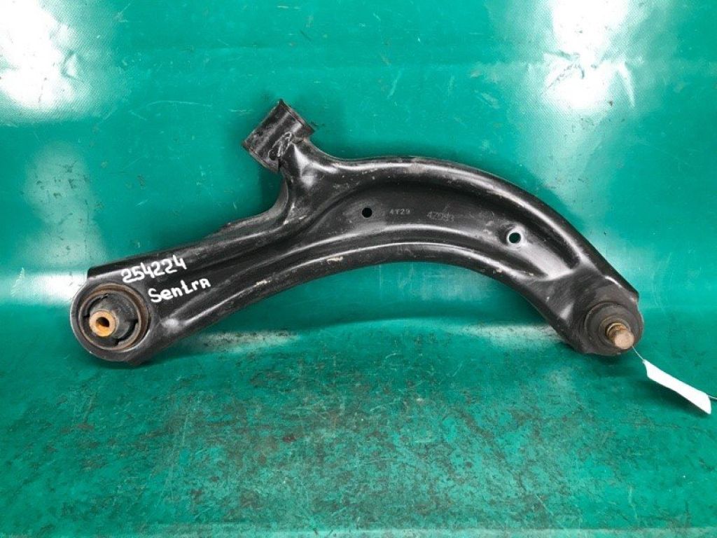 54500-9AM1A | Важіль передньої підвіски нижній прав. NISSAN SENTRA B17 12-21