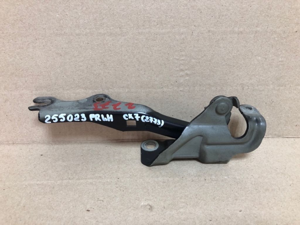 EG21-52-420B | Петля капоту лів. MAZDA CX-7 06-12