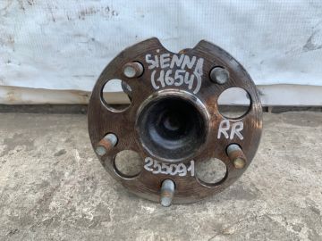 Маточина колеса задн. TOYOTA SIENNA 11-16