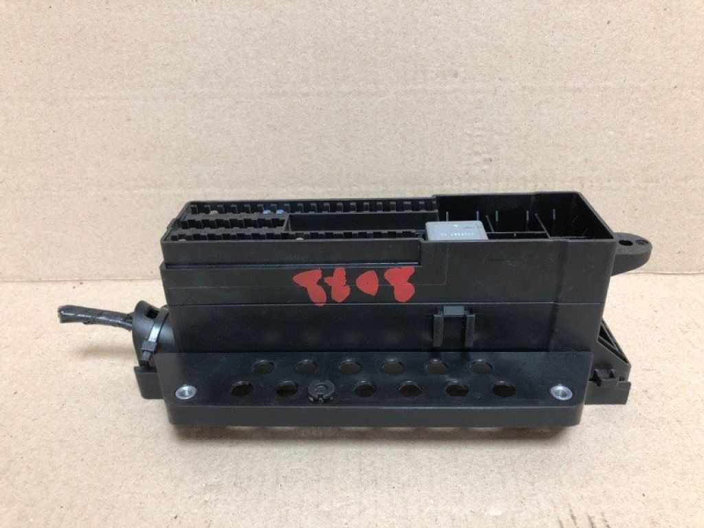 BV6T-14A301-HB | Блок запобіжників салон задн. FORD FOCUS 10-18