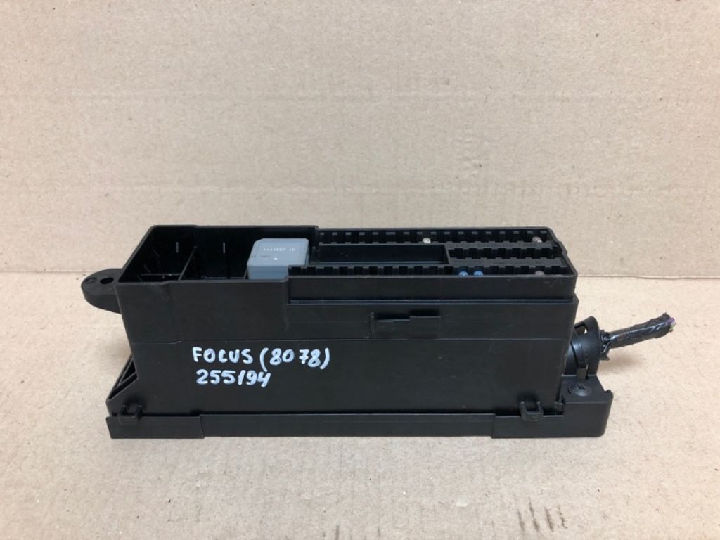 BV6T-14A301-HB | Блок запобіжників салон задн. FORD FOCUS 10-18 - Фото 3