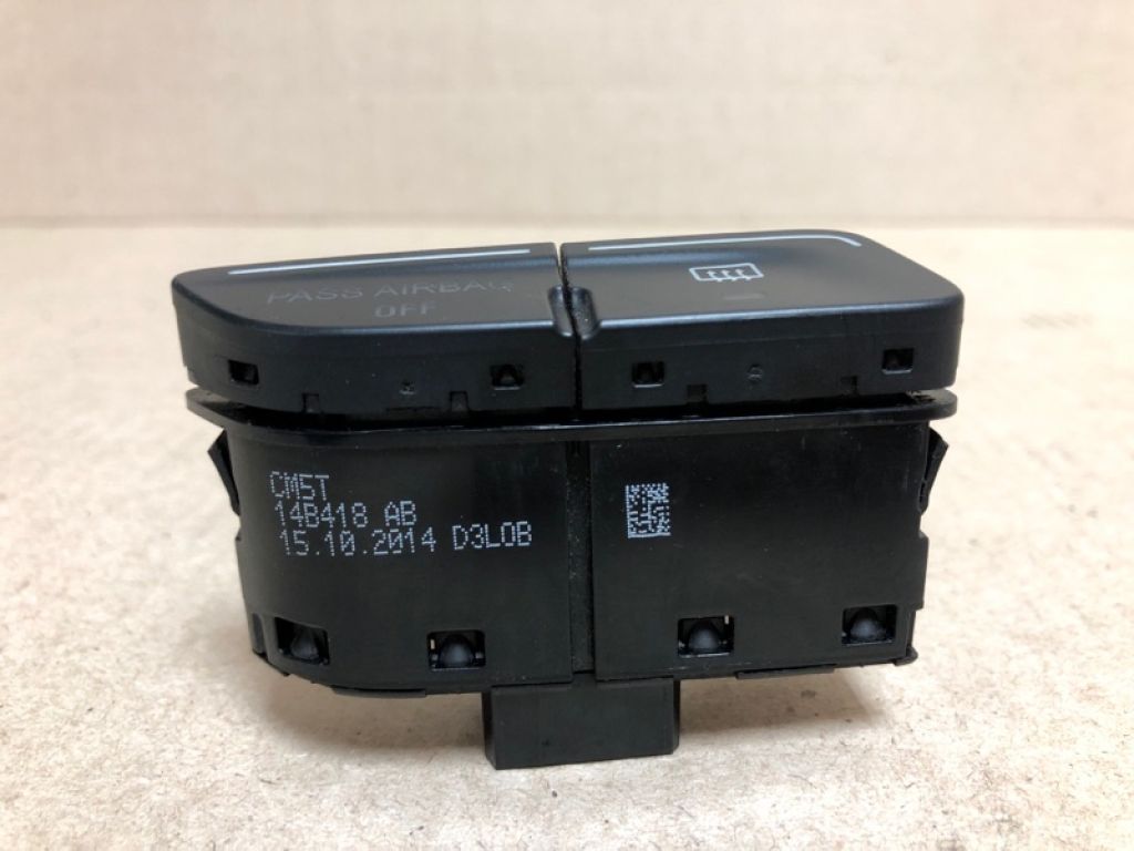 CP9Z-10A936-A | Кнопка обігріву заднього скла FORD FOCUS 10-18 - Фото 3