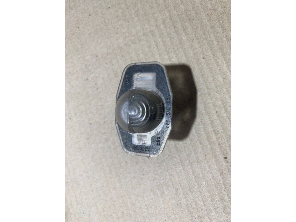 81271-72011 | Підсвічування номера TOYOTA SIENNA 11-16 - Фото 3