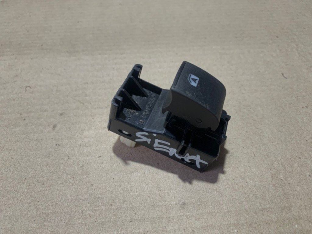 84810-0E040 | Кнопка стеклоподъемника задн. прав. TOYOTA SIENNA 11-16