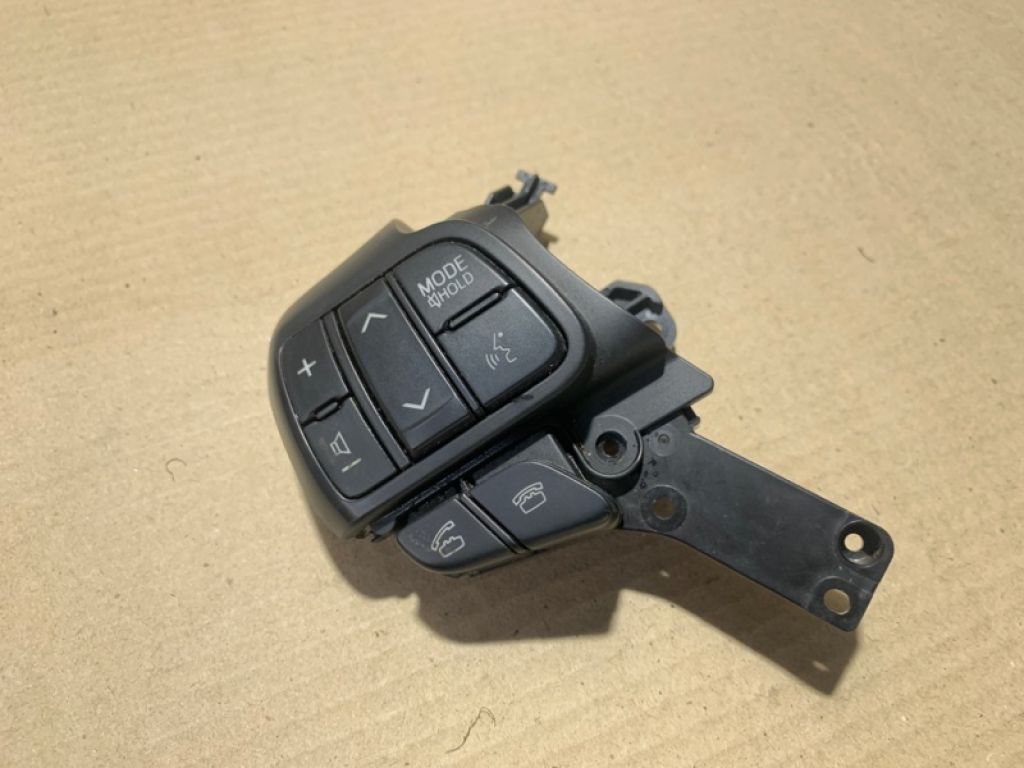 84250-08100 | Кнопки на руль лев. TOYOTA SIENNA 11-16