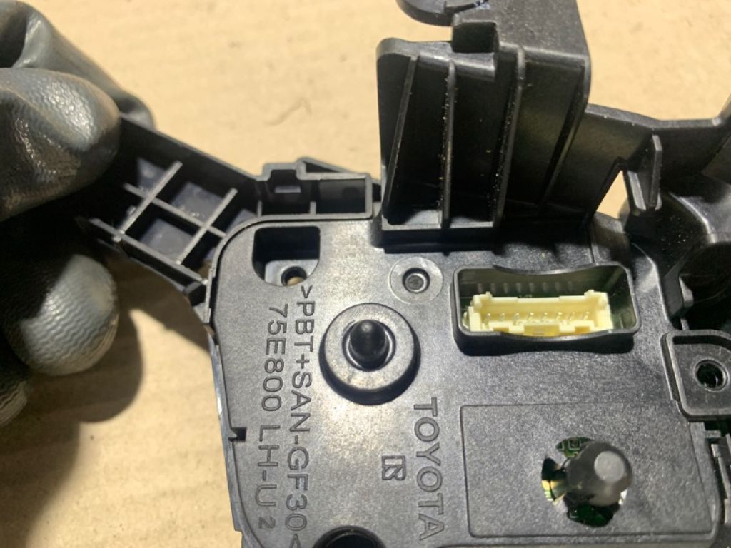 84250-08100 | Кнопки на руль лев. TOYOTA SIENNA 11-16 - Фото 4