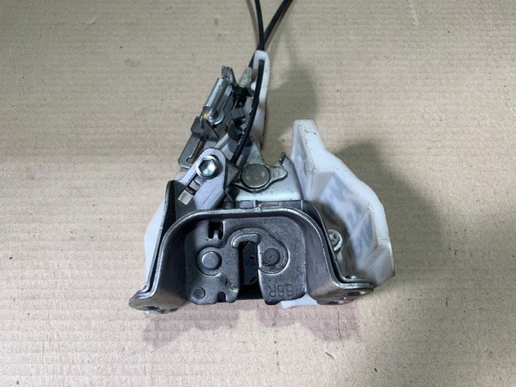 69370-08030 | Замок двери боковой задн. прав. TOYOTA SIENNA 11-16
