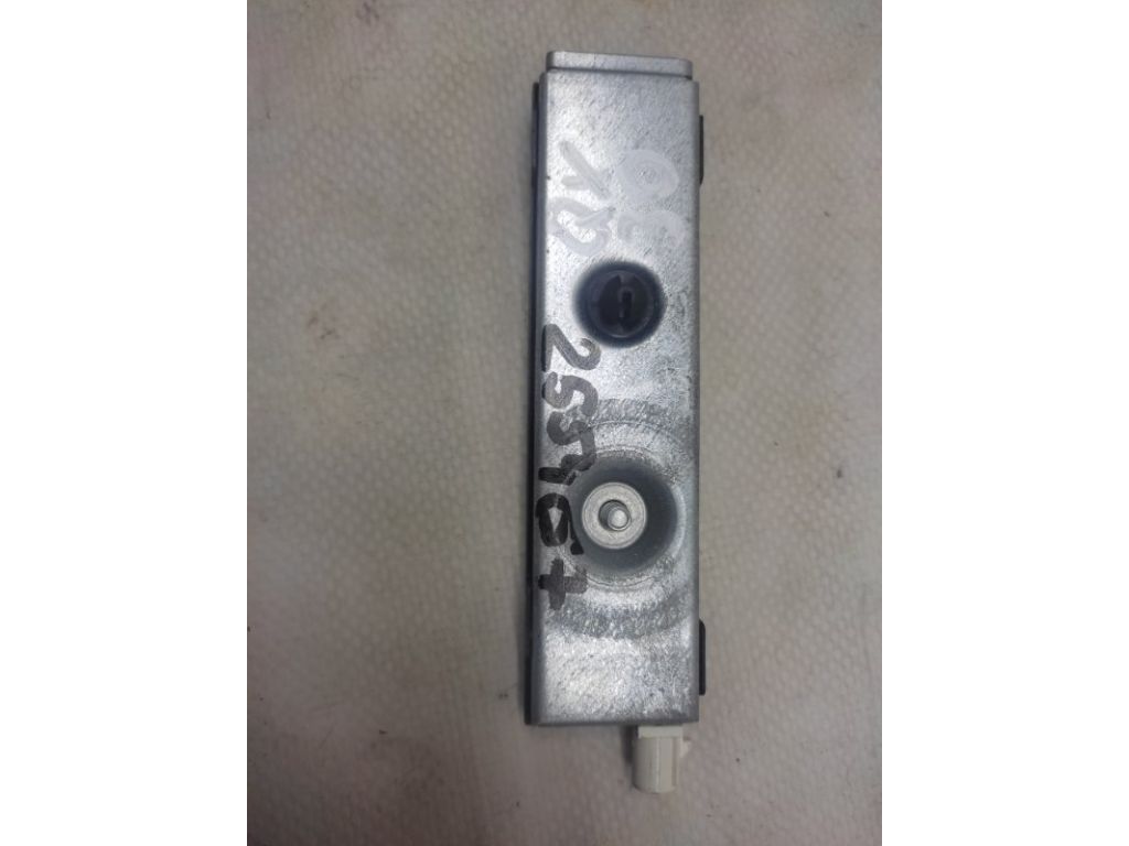 28595-5DC0A | Усилитель антенны INFINITI QX30 16-20 - Фото 4