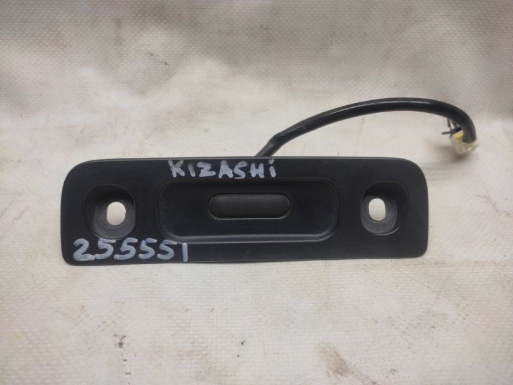 72821-57L00 | Кнопка открывания багажника наружная SUZUKI KIZASHI 09-14
