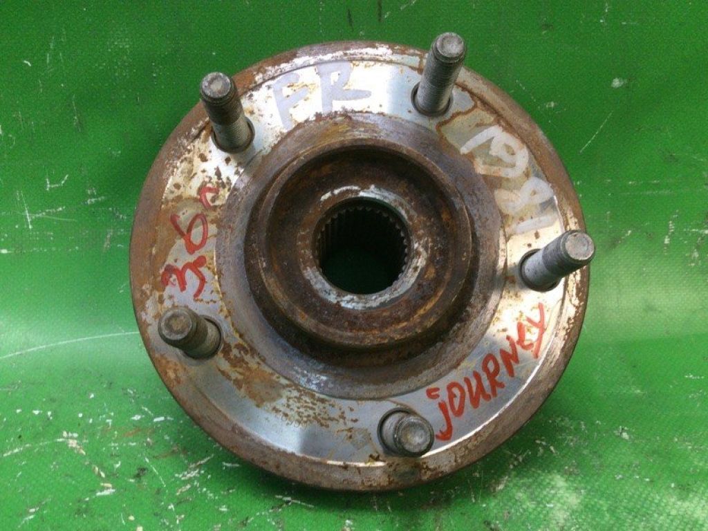 4721010AC | Маточина колеса передн. прав. DODGE JOURNEY 08-20