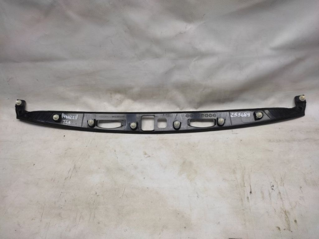 74890-TZ3-A00 | Панель підсвічування номера ACURA TLX 14-17