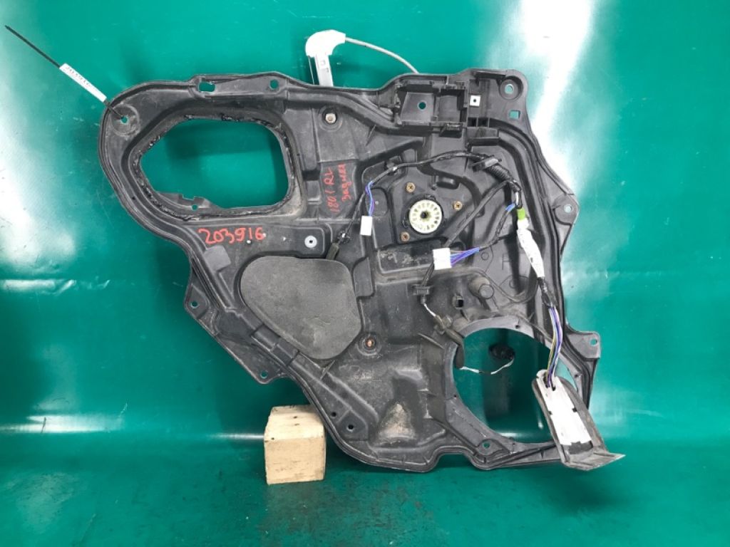 BP4K-73-590B | Склопідйомник задн. лів. MAZDA 3 BK 03-08