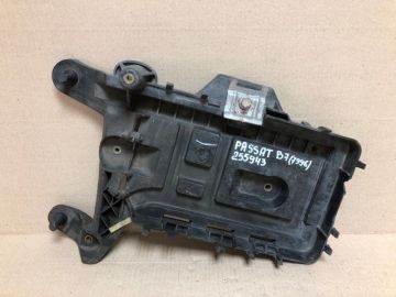 Полка аккумулятора VOLKSWAGEN PASSAT B7 11-15